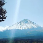 秋の富士山の写真