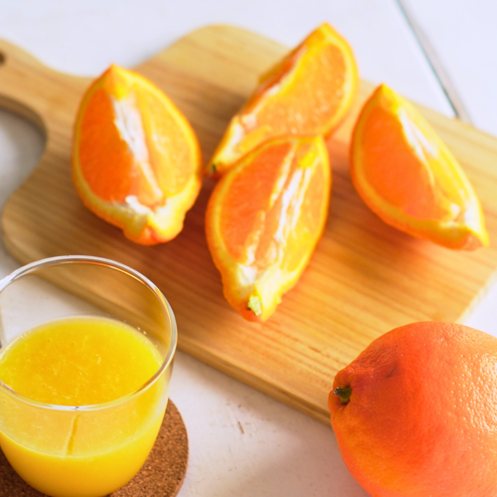 オレンジとオレンジジュース